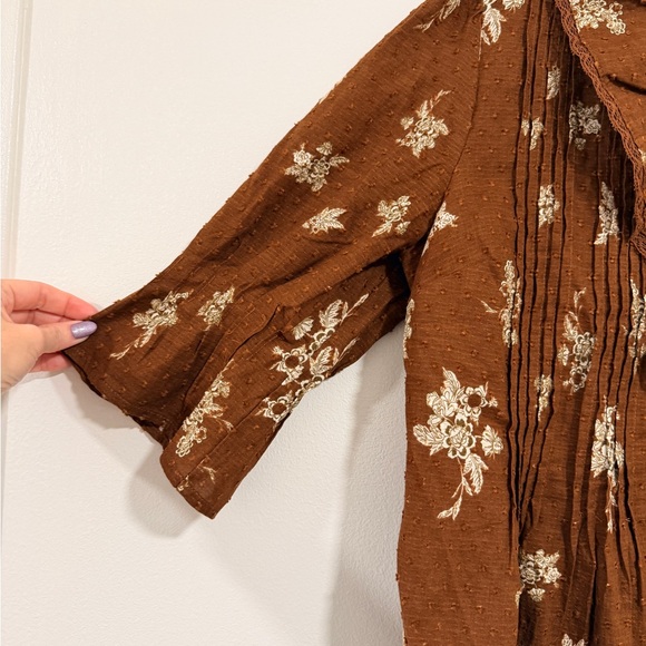 Anthropologie style Womens Brown Floral Ruffle Blouse S Cotton Swiss Dot Pintuck - Picture 2 of 14